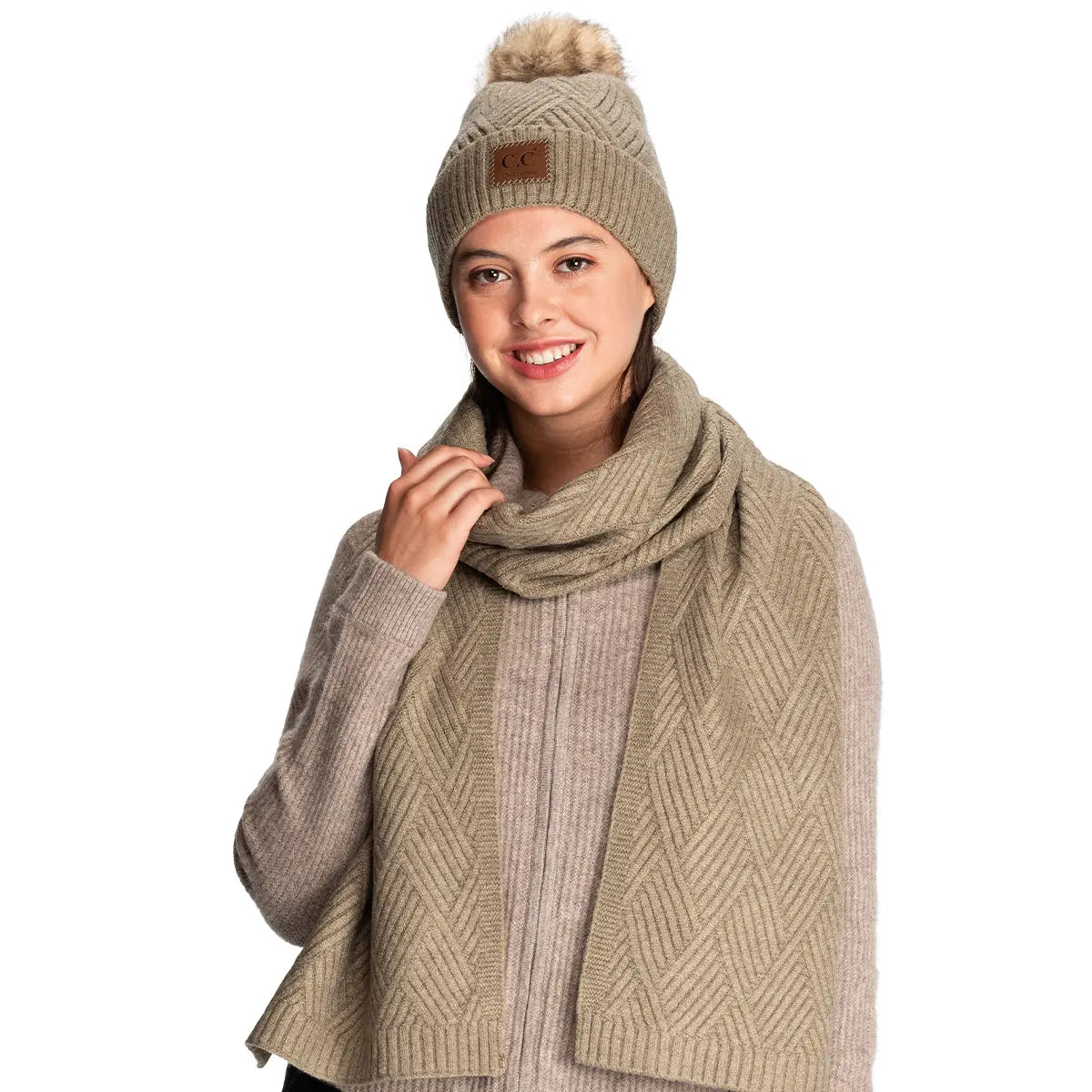 C.C Diagonal Stripe Pattern Knit Scarf